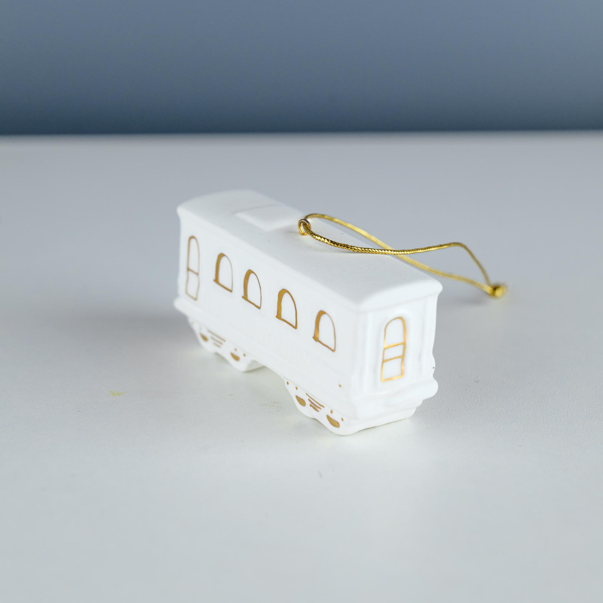 Вагончик с маленькими подарками