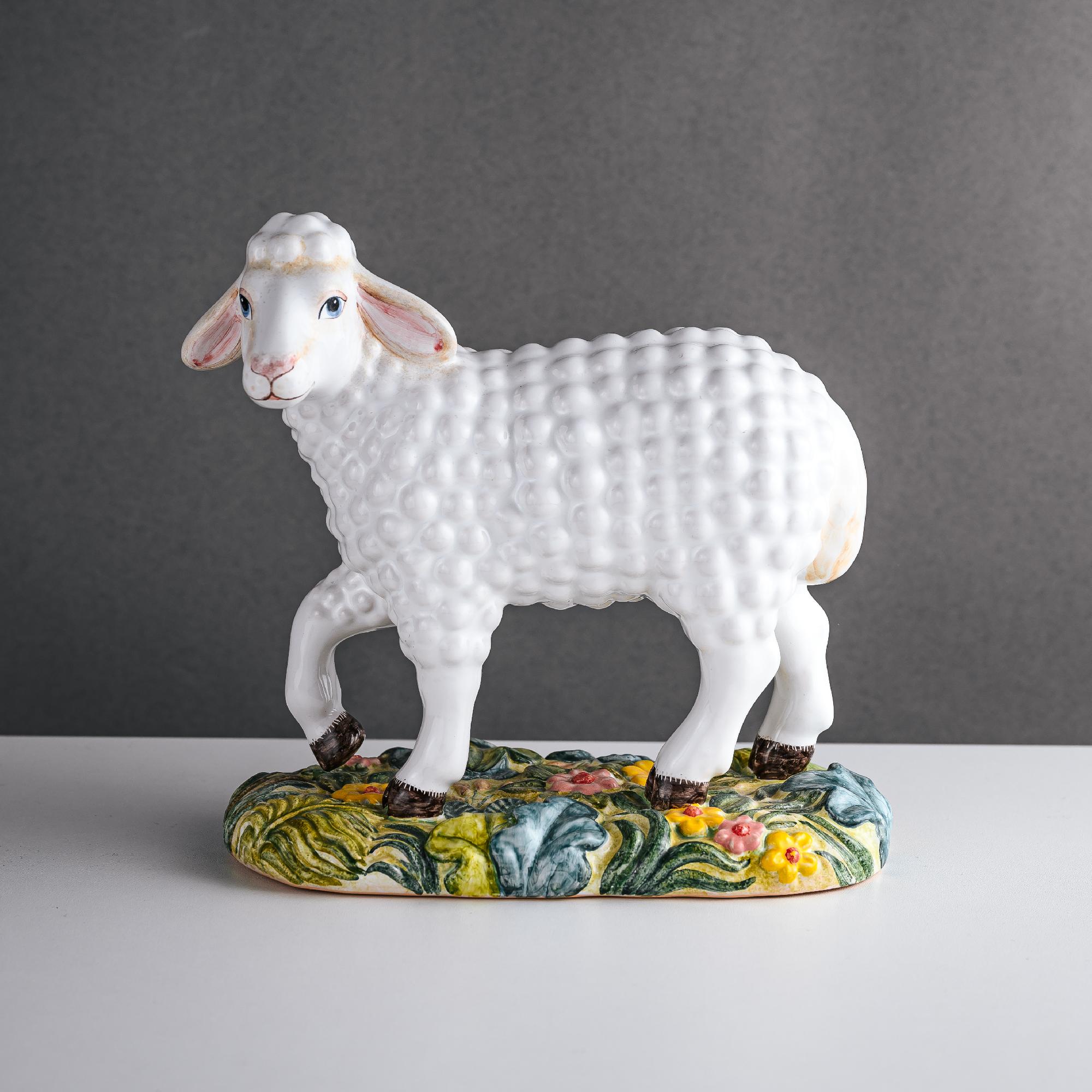 Скульптура "Овца"